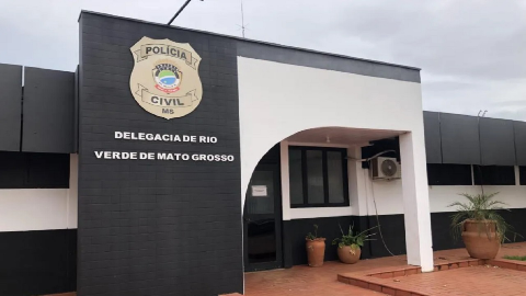 Mulher &eacute; presa suspeita de tortura e abuso contra crian&ccedil;a em Rio Verde