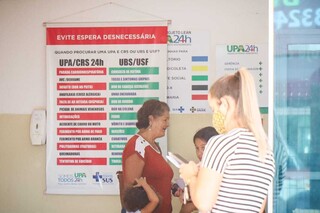 Elitiza&ccedil;&atilde;o e sal&aacute;rio baixo levam culpa por filas em cidade lotada de m&eacute;dicos