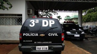 Mulher d&aacute; &agrave; luz sozinha em casa e feto &eacute; encontrado morto em caixa de bombom 