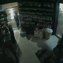 Preso ap&oacute;s s&eacute;rie de furtos, homem &eacute; flagrado por c&acirc;meras arrombando com&eacute;rcio