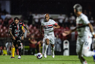 S&atilde;o Paulo vence Primavera de virada e reage no Paulist&atilde;o