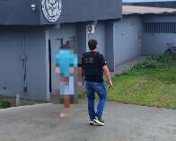 Homem &eacute; preso por estupro ap&oacute;s atrair adolescentes com comida e dinheiro