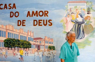 Maria vive h&aacute; 80 anos na escola onde chegou como aluna e foi diretora