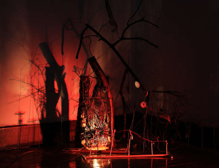 “Bailar no Escuro” ocupa hoje o Casarão Thomé com sessões gratuitas