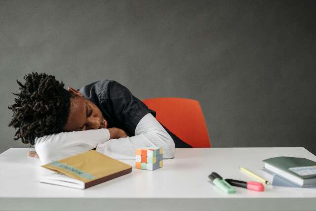 Agenda cheia: quando a rotina das crian&ccedil;as vira uma maratona