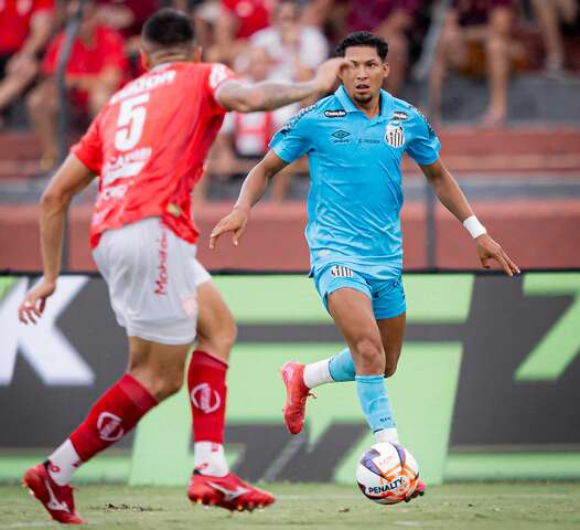 Rony marca pela primeira vez, Santos vence o Noroeste e se livra do rebaixamento