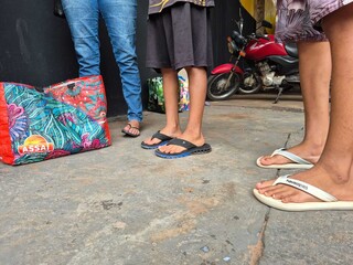 Com limite de 8 kg de comida por preso, &ldquo;tens&atilde;o&rdquo; na fila da M&aacute;xima &eacute; a balan&ccedil;a