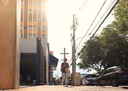 Segunda-feira ter&aacute; calor de at&eacute; 38&deg;C e alerta para temporais em partes de MS