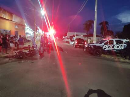 Motociclista morre ao ser atingido por carro em cruzamento