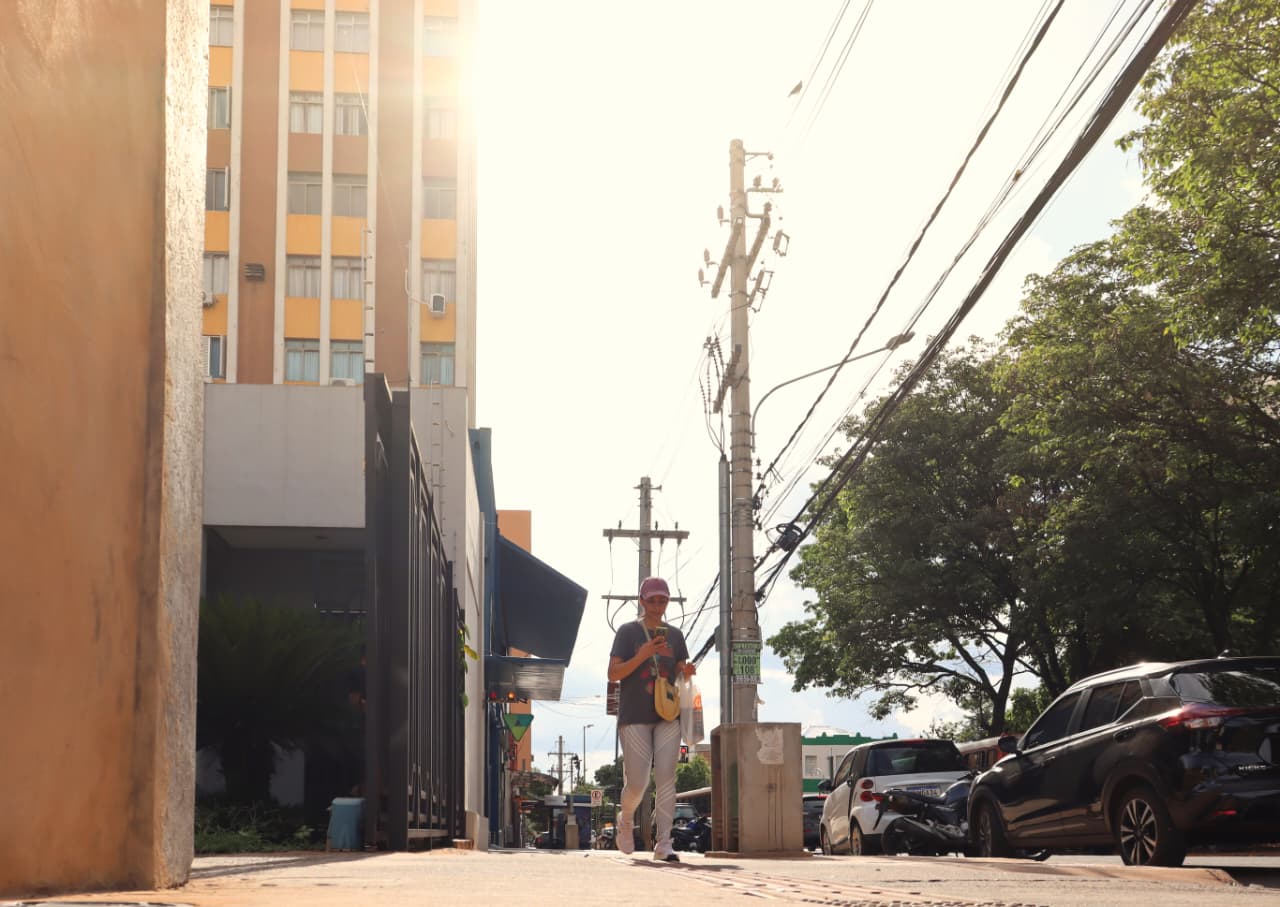 Segunda-feira terá calor de até 38°C e alerta para temporais em partes de MS