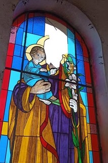 Igreja promove corrida solid&aacute;ria para revitalizar vitral do padroeiro