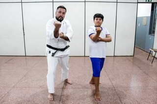 Leonardo ensina karat&ecirc; para manter viva uma heran&ccedil;a de Okinawa