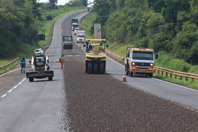 Obras se espalham pela BR-163 e alteram o tr&aacute;fego em v&aacute;rios trechos de MS