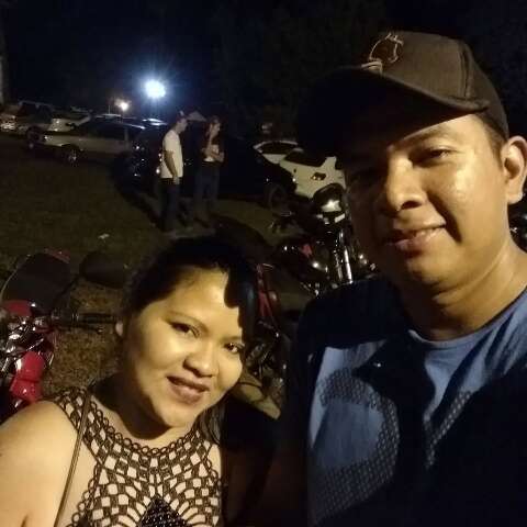 Casal em moto morre ap&oacute;s colis&atilde;o com carro em avenida