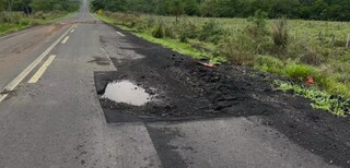 Investiga&ccedil;&atilde;o cobra reparos em rodovia rec&eacute;m-inaugurada cheia de buracos