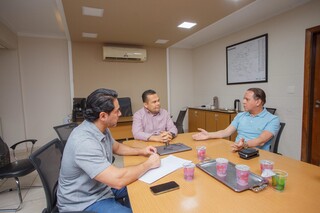 Depois de ver de perto a rotina das UPAs, deputado destina R$ 500 mil para sa&uacute;de