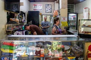 Nem os novos bares da 14 de Julho desanimaram o boteco raiz da Nice