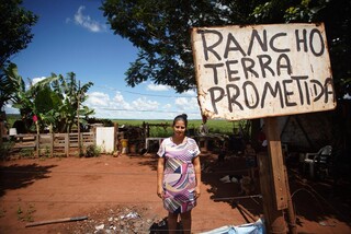 Sem transporte, fam&iacute;lias da zona rural improvisam para manter filhos na escola