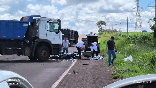 Motociclista que morreu ap&oacute;s ser atingido por caminh&atilde;o tinha 36 anos