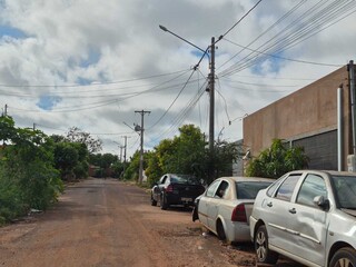 Atiradores se identificam como policiais, invadem casa e disparam contra jovem