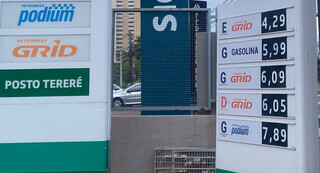 Ap&oacute;s 16 dias de redu&ccedil;&atilde;o, gasolina mais barata n&atilde;o chega nas bombas