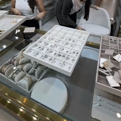 "Vamos recome&ccedil;ar. Pe&ccedil;a por pe&ccedil;a", diz fam&iacute;lia ap&oacute;s furto de R$ 1 milh&atilde;o em joias