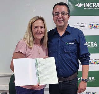 Incra entrega 17 t&iacute;tulos de terra a fam&iacute;lias de assentamento criado h&aacute; 27 anos