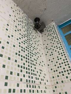 Secretaria abre procedimento para apurar c&acirc;mera encontrada em banheiro de escola