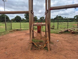 Nos bairros, parquinhos p&uacute;blicos se tornam cemit&eacute;rios de estruturas deterioradas