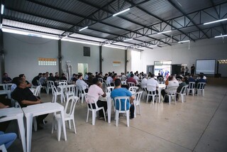 No Marcos Roberto, igreja acolhe quem vive na rua com banho e caf&eacute; quente