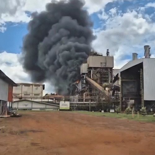 Inc&ecirc;ndio de grandes propor&ccedil;&otilde;es toma conta de usina em Nova Alvorada do Sul