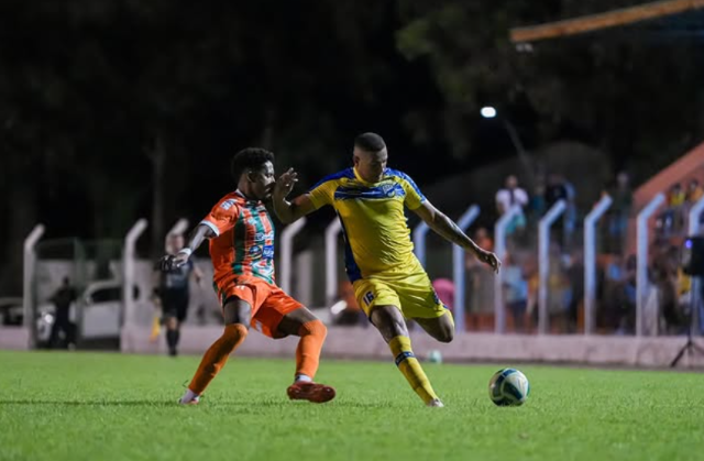 Vice-lanterna, Dourados &eacute; o primeiro a trocar de t&eacute;cnico no estadual