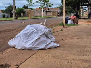 Leitores relatam transtornos, mas para 80% coleta de lixo segue normalmente