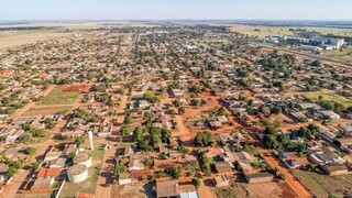 Homem &eacute; preso ap&oacute;s amea&ccedil;ar degolar filha de 6 anos com faca e atacar fam&iacute;lia