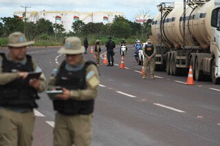 Operação Carnaval tem drones e helicóptero contra transporte clandestino em MS Operação Carnaval tem drones e helicóptero contra transporte clandestino em MS