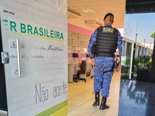 &Aacute;rbitro &eacute; preso por suspeita de estuprar ex-esposa, enteados e sobrinha