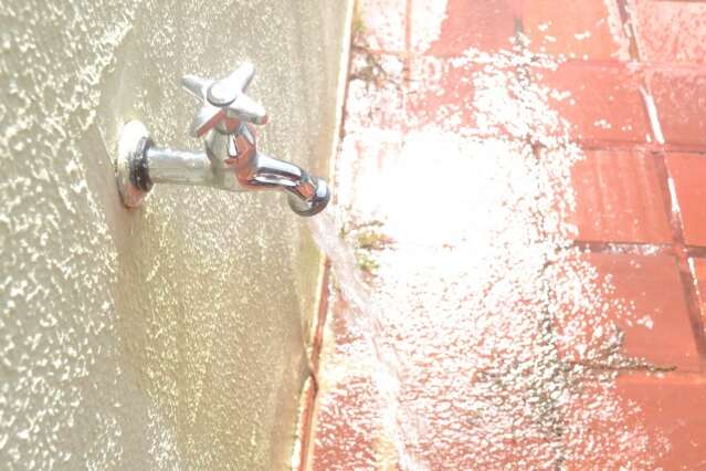 TRE fecha torneiras do desperd&iacute;cio com plano para economizar &aacute;gua 