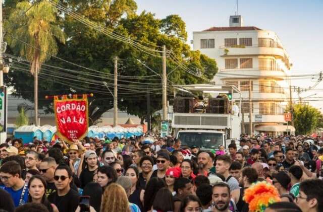 Calor e &aacute;lcool exigem aten&ccedil;&atilde;o redobrada no Carnaval, alerta SES