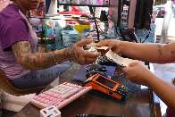 Carnaval n&atilde;o &eacute; feriado e falta pode gerar desconto salarial, esclarece TRT