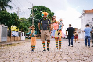 Chuva atrasa, mas n&atilde;o espanta anima&ccedil;&atilde;o dos foli&otilde;es que curtem o Cord&atilde;o Valu