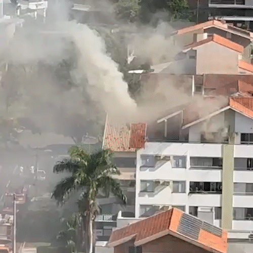 Morador sai para trabalhar e apartamento pega fogo no Santa F&eacute;