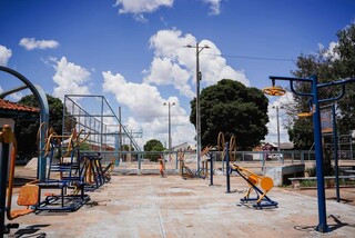 Entre barro e asfalto, bairro com "cara" de interior abriga gera&ccedil;&otilde;es