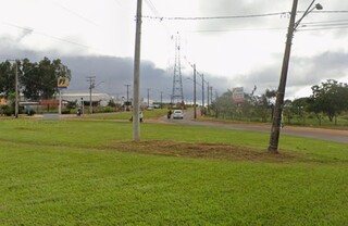 Motociclista morre ao bater em árvore durante a madrugada na Av. Guaicurus
