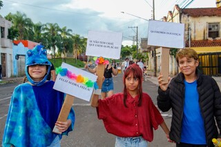 No Carnaval, sobrou at&eacute; para o Felca e suas "injusti&ccedil;as" com o Roblox