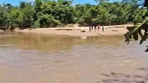 Homem morre afogado ao ser levado por correnteza em desmoronamento de barranco