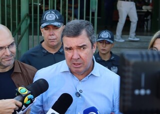 Em Corumbá, Riedel visita obras e assiste ao desfile de Carnaval Em Corumbá, Riedel visita obras e assiste ao desfile de Carnaval