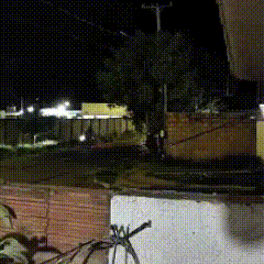 Dupla em motocicleta efetua mais de 15 disparos e fere tr&ecirc;s pessoas