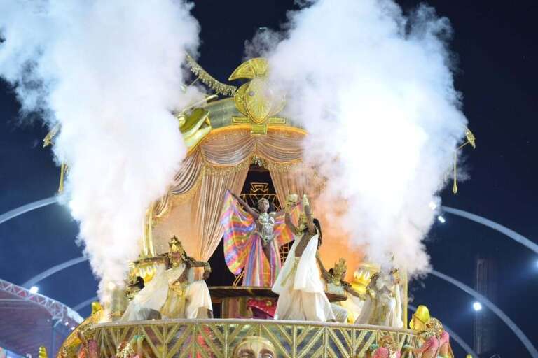 Mocidade Alegre é campeã do Carnaval de São Paulo com enredo sobre negritude