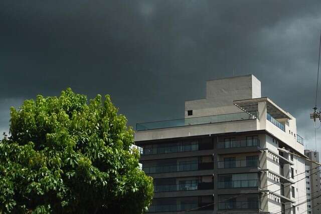 Tempestade com ventos de at&eacute; 100 km/h coloca em risco 33 munic&iacute;pios de MS