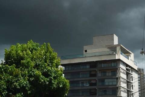 Tempestade com ventos de at&eacute; 100 km/h coloca em risco 33 munic&iacute;pios de MS